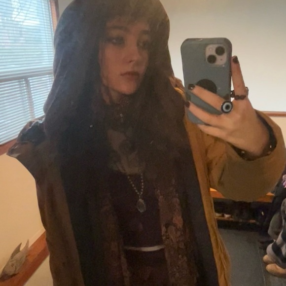 Meet your Posher, Emma - Picture 1 of 4